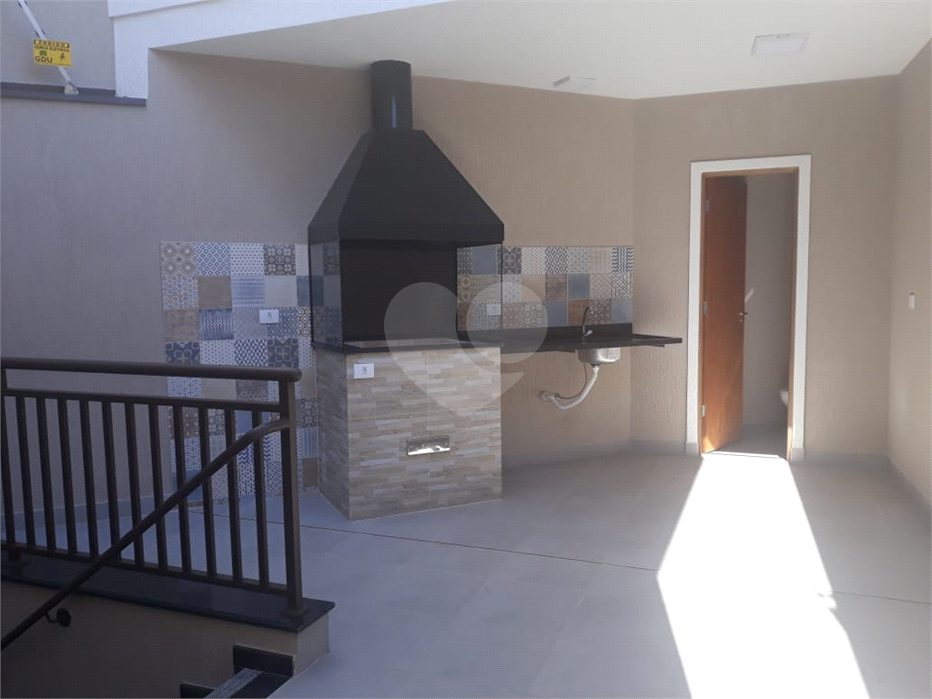 CASA DE CONDOMÍNIO 2 DORM., 2 SUÍTES, 2 VAGAS  NO BAIRRO DE STA. TEREZINHA