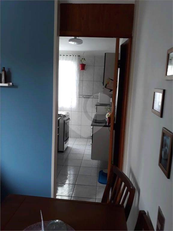 CASA DE CONDOMÍNIO 2 DORM., 2 SUÍTES, 2 VAGAS  NO BAIRRO DE STA. TEREZINHA