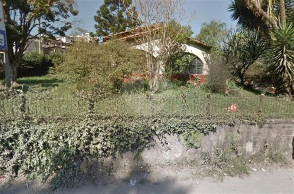 Terreno de 8mil metros na Sezefredo 