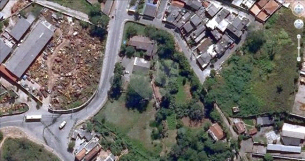 Terreno de 8mil metros na Sezefredo 