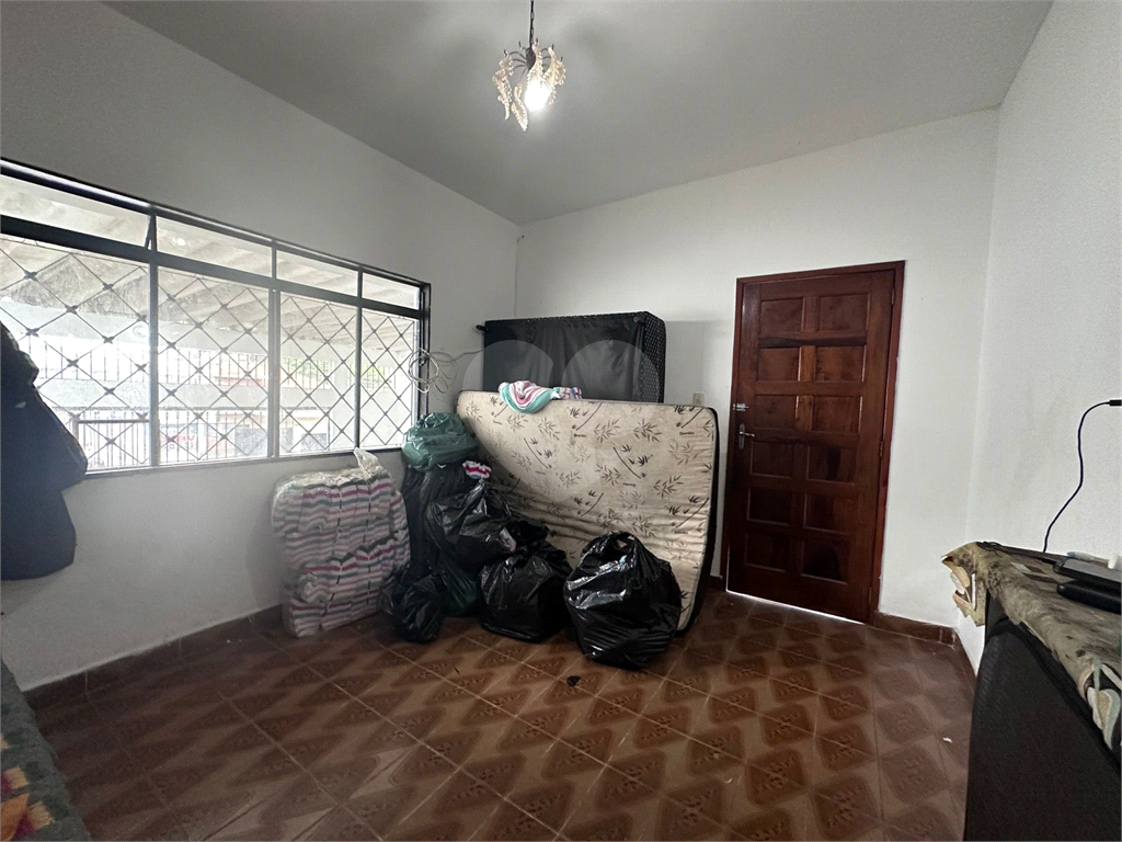 Casas térreas no bairro da Vila Medeiros. Terreno de 10 metros de frente por 23 metros