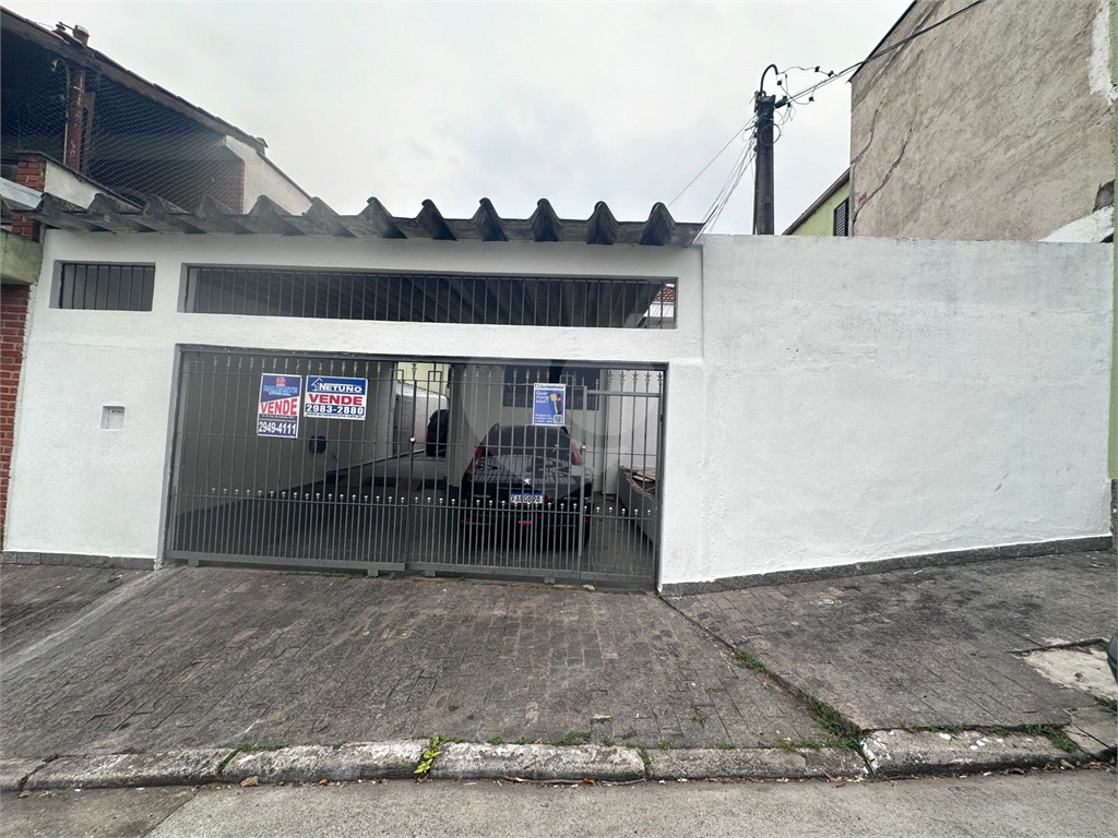 Casas térreas no bairro da Vila Medeiros. Terreno de 10 metros de frente por 23 metros