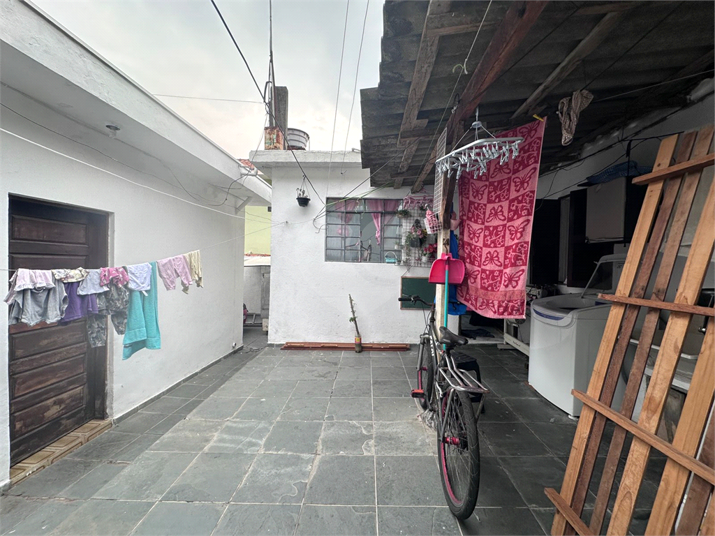 Casas térreas no bairro da Vila Medeiros. Terreno de 10 metros de frente por 23 metros