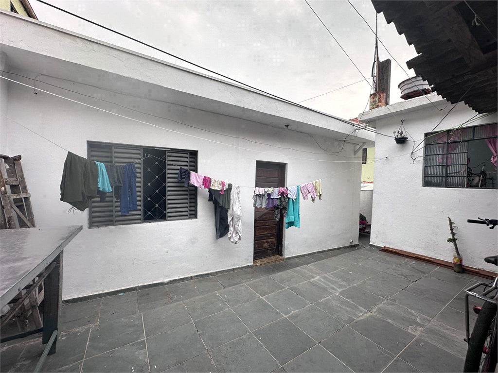 Casas térreas no bairro da Vila Medeiros. Terreno de 10 metros de frente por 23 metros