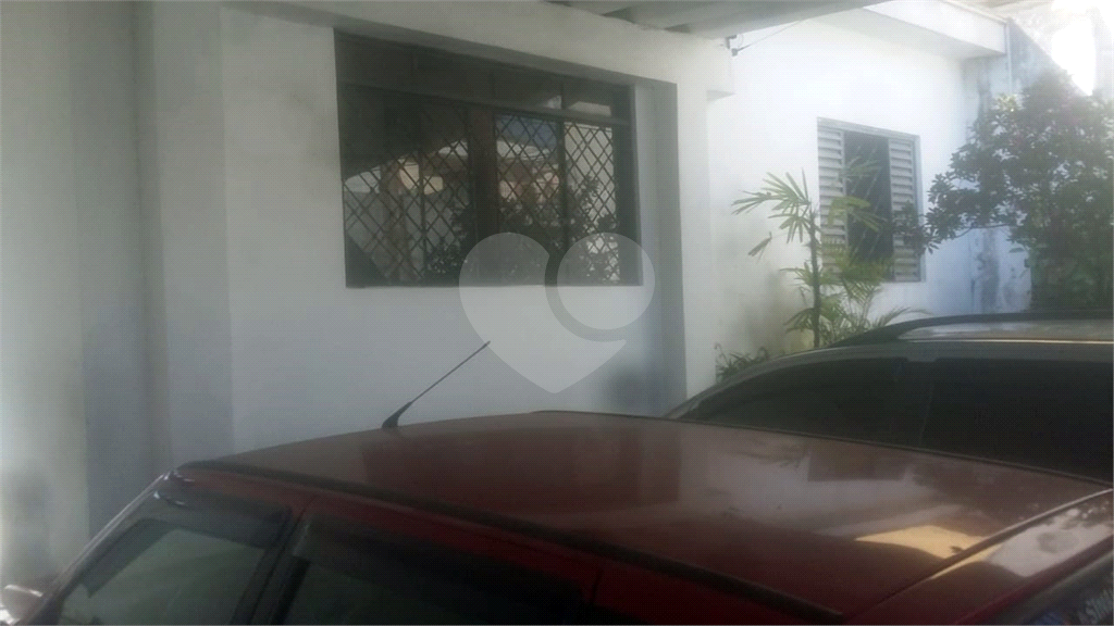 Casas térreas no bairro da Vila Medeiros. Terreno de 10 metros de frente por 23 metros