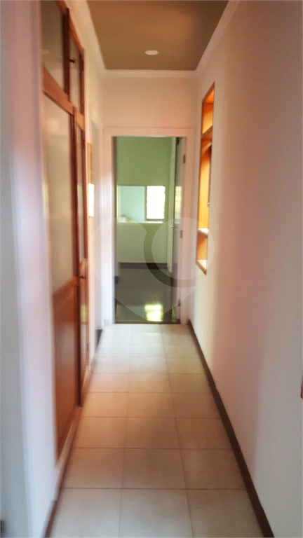 Casa de Vila Residencial com 4 dormitórios e 4 suítes na melhor localização de Embu das Artes.