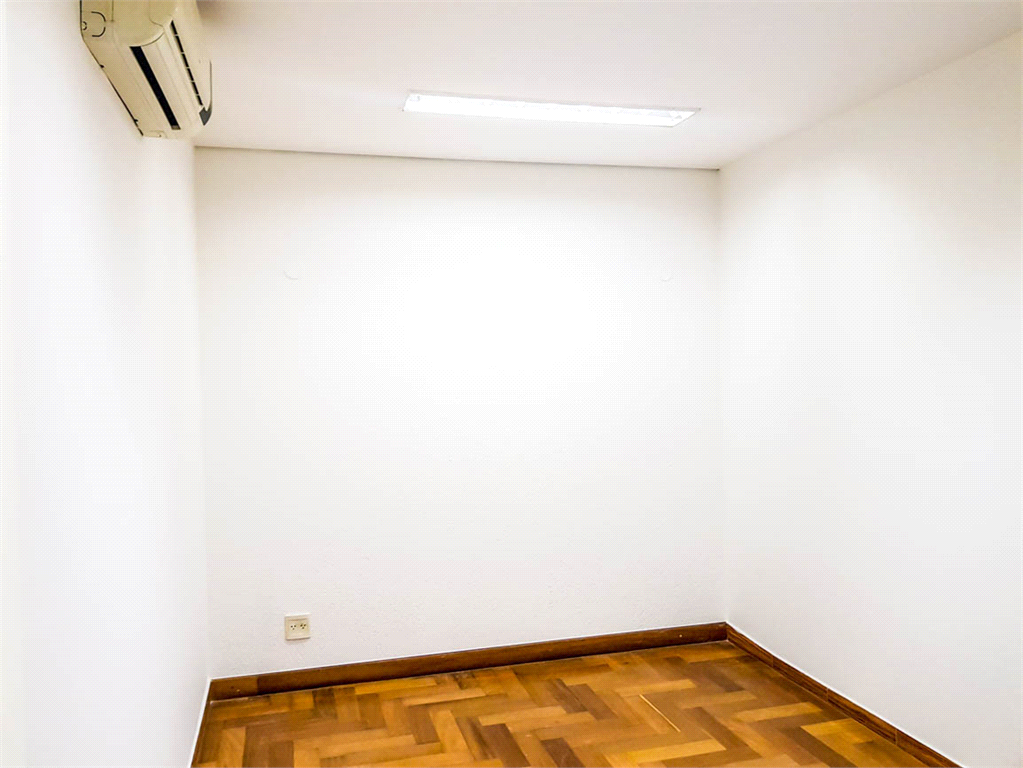 Prédio a venda em avenida