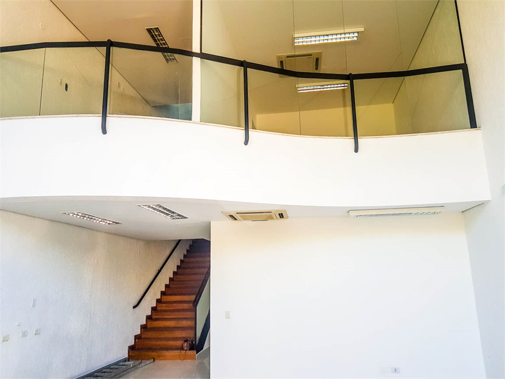 Prédio a venda em avenida
