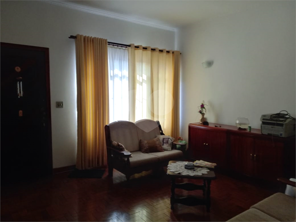 Casa Térrea Assobradada com Quintal