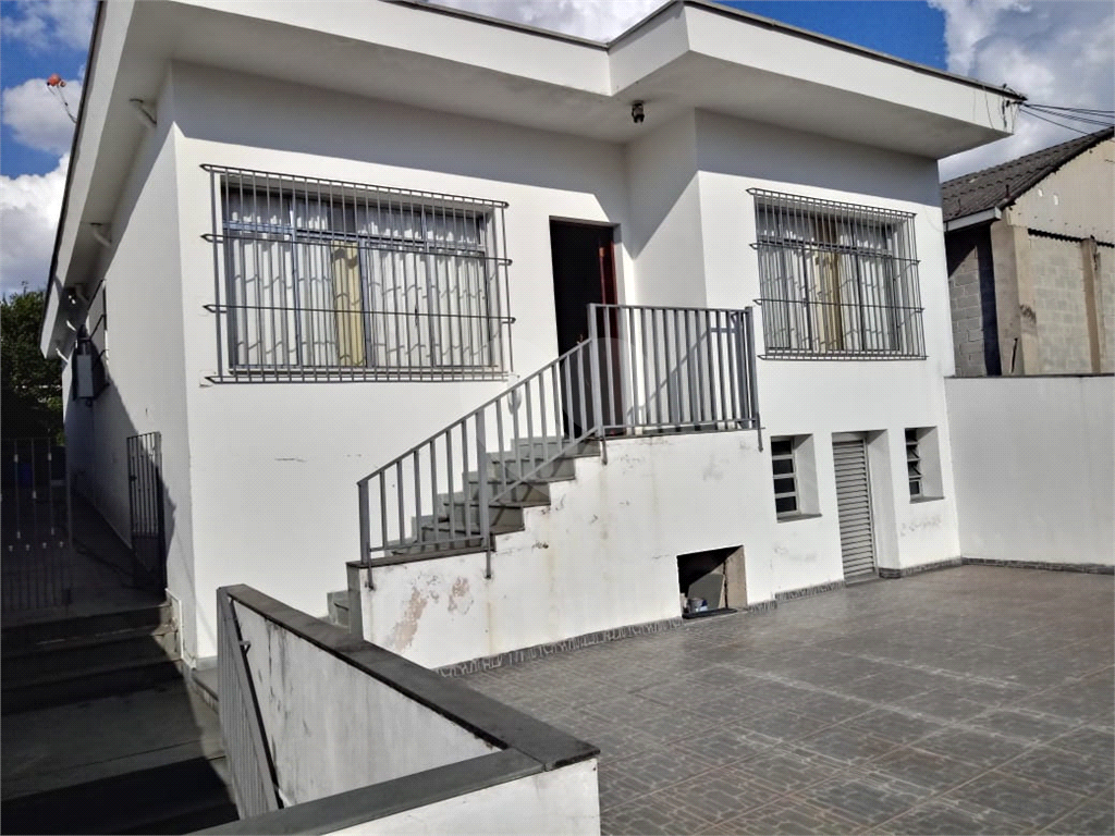Casa Térrea Assobradada com Quintal