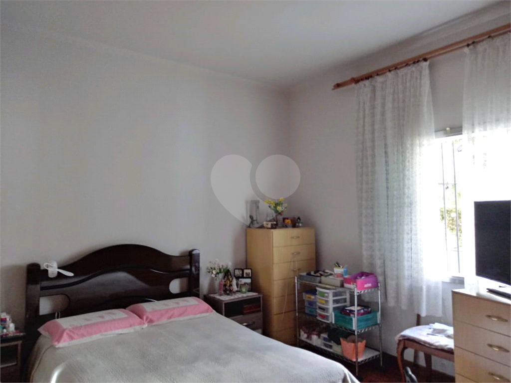 Casa Térrea Assobradada com Quintal