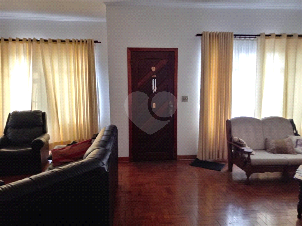 Casa Térrea Assobradada com Quintal