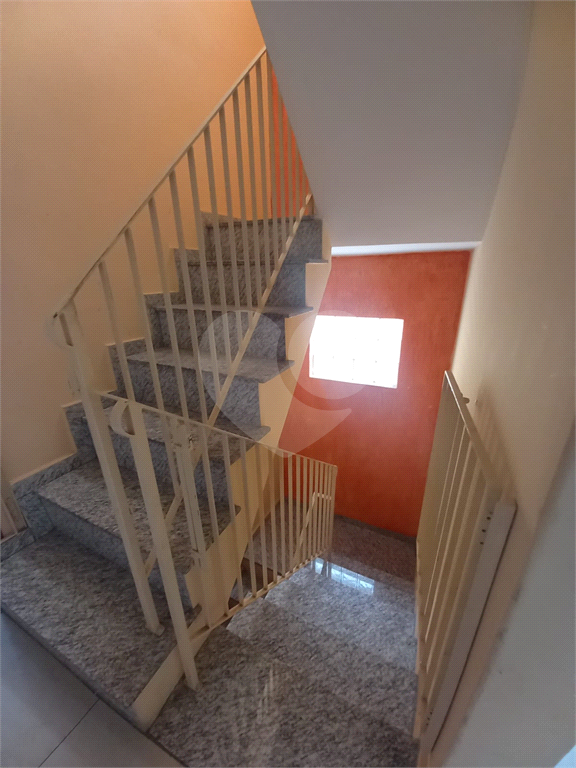 Sobrado 3 quartos 1 suíte 3 vagas no bairro de Vila Mazzei