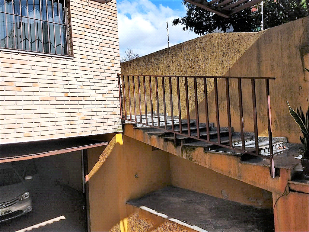Sobrado 3 quartos 1 suíte 3 vagas no bairro de Vila Mazzei
