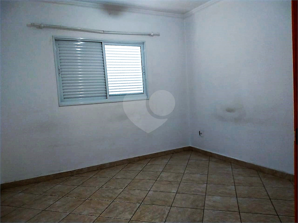 Sobrado 3 quartos 1 suíte 3 vagas no bairro de Vila Mazzei