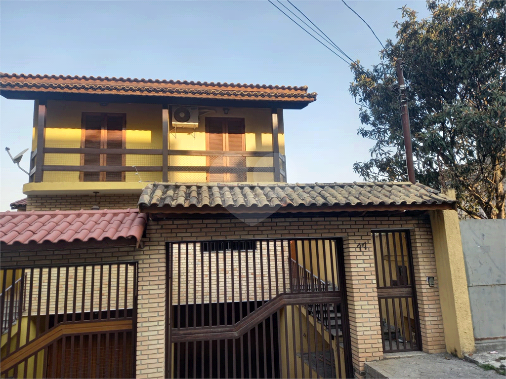 Sobrado 3 quartos 1 suíte 3 vagas no bairro de Vila Mazzei