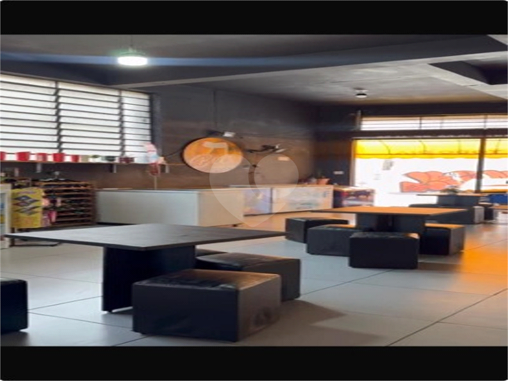 Excelente Sobrado contendo 05 Pavimentos, sendo 03 Pavimentos ótimo para atividade comercial,