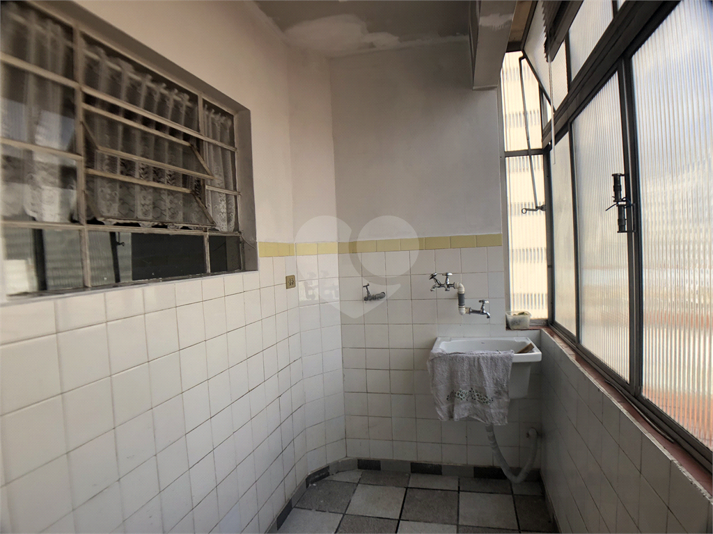 Apartamento amplo na região da Água Fria, com 3 dormitórios, 2 banheiros, 1 vaga de garagem,