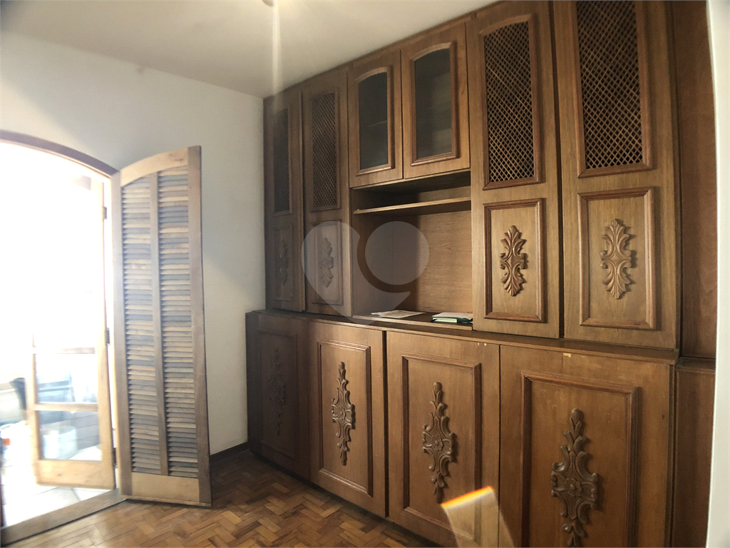 Apartamento amplo na região da Água Fria, com 3 dormitórios, 2 banheiros, 1 vaga de garagem,