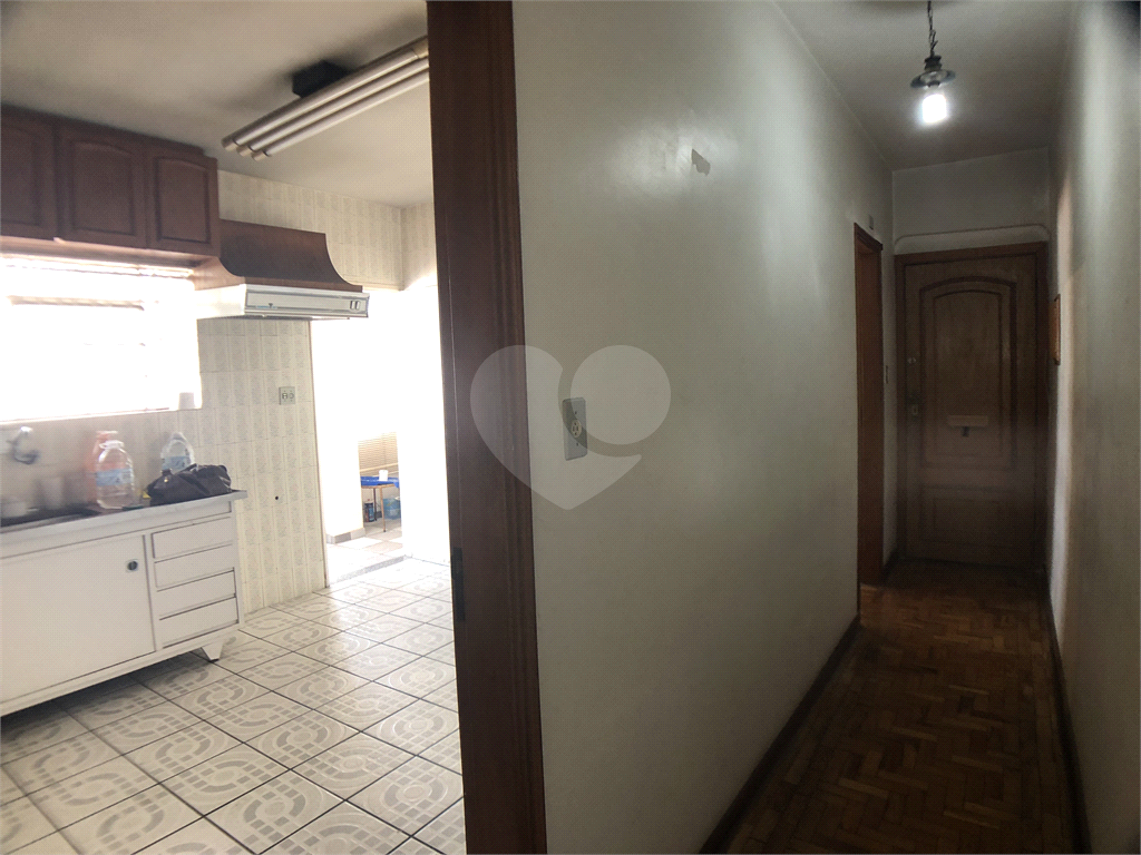 Apartamento amplo na região da Água Fria, com 3 dormitórios, 2 banheiros, 1 vaga de garagem,