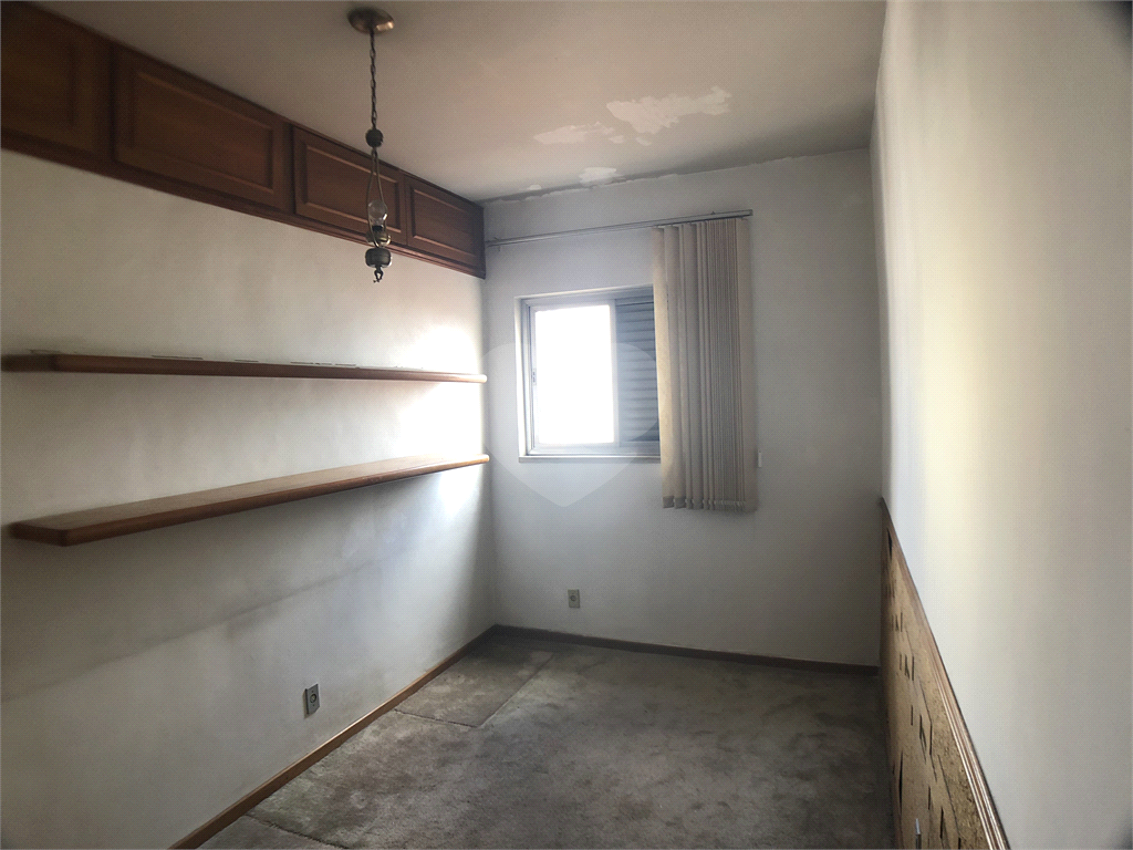 Apartamento amplo na região da Água Fria, com 3 dormitórios, 2 banheiros, 1 vaga de garagem,