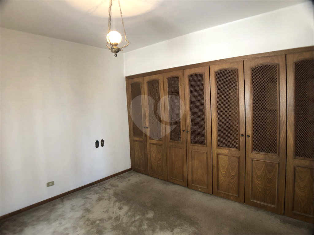 Apartamento amplo na região da Água Fria, com 3 dormitórios, 2 banheiros, 1 vaga de garagem,