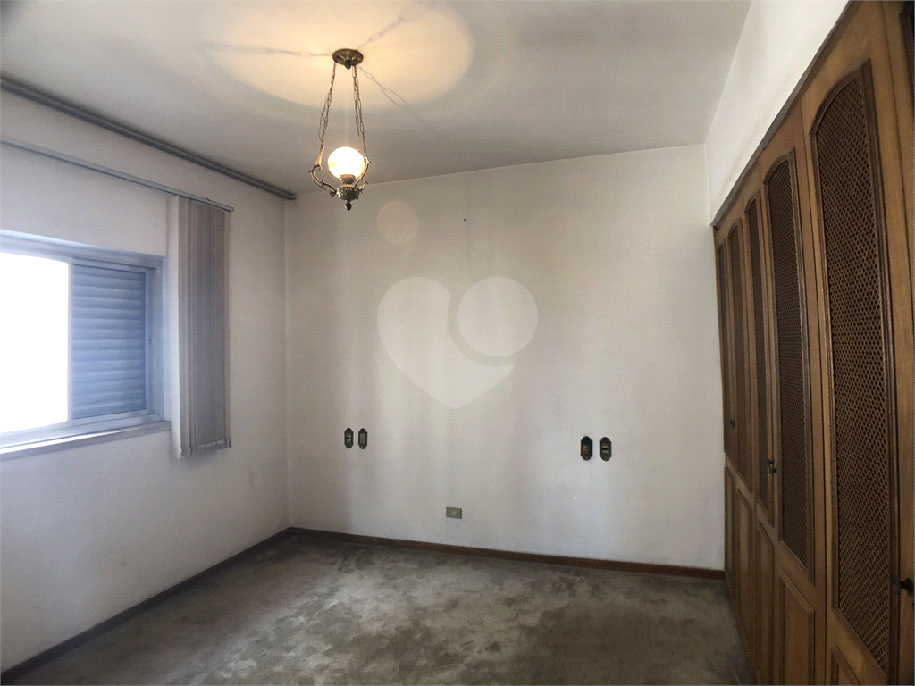 Apartamento amplo na região da Água Fria, com 3 dormitórios, 2 banheiros, 1 vaga de garagem,