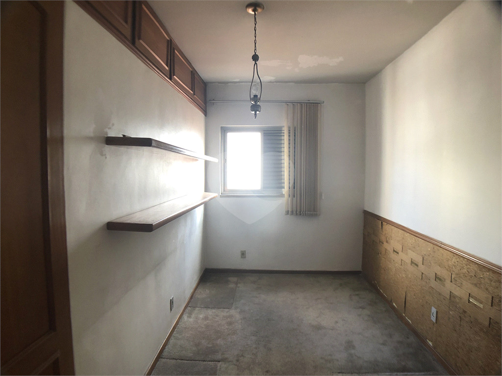 Apartamento amplo na região da Água Fria, com 3 dormitórios, 2 banheiros, 1 vaga de garagem,