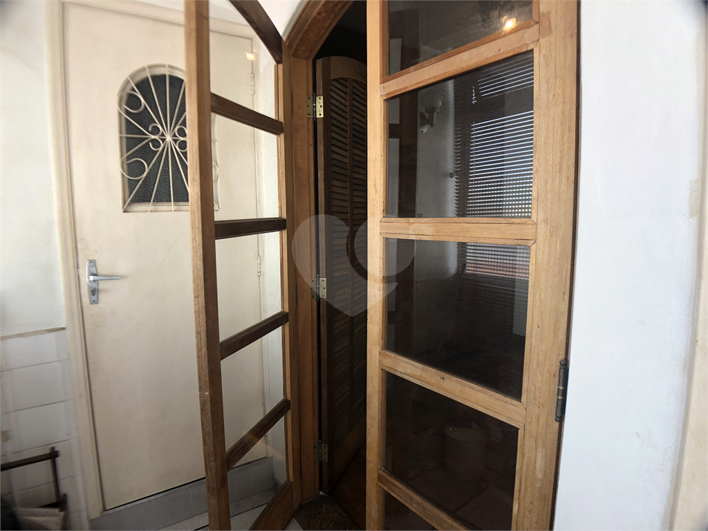 Apartamento amplo na região da Água Fria, com 3 dormitórios, 2 banheiros, 1 vaga de garagem,
