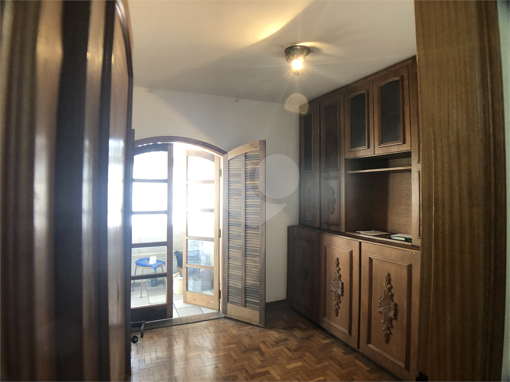 Apartamento amplo na região da Água Fria, com 3 dormitórios, 2 banheiros, 1 vaga de garagem,