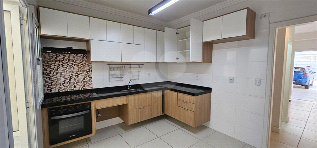 Sobrado Moderno com 2 Quartos(Suítes),1 deles com Deck e Ofurô, Sala 2 ambientes, 2 Vagas-Santana-Sp