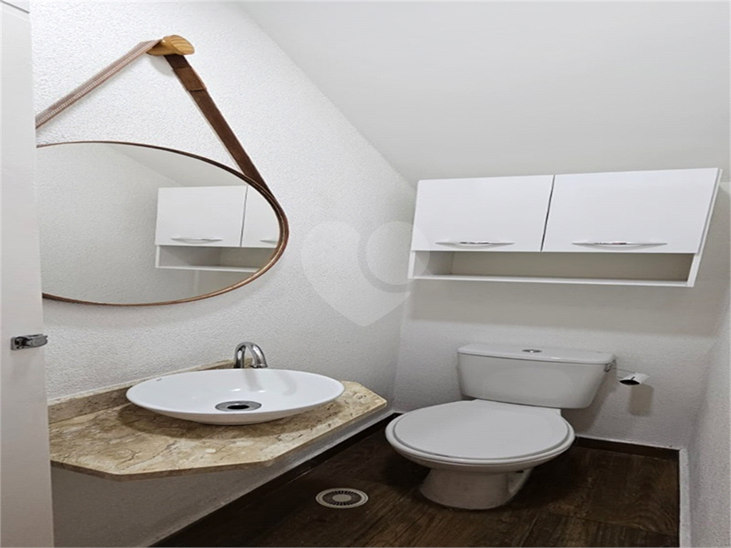 Sobrado Moderno com 2 Quartos(Suítes),1 deles com Deck e Ofurô, Sala 2 ambientes, 2 Vagas-Santana-Sp