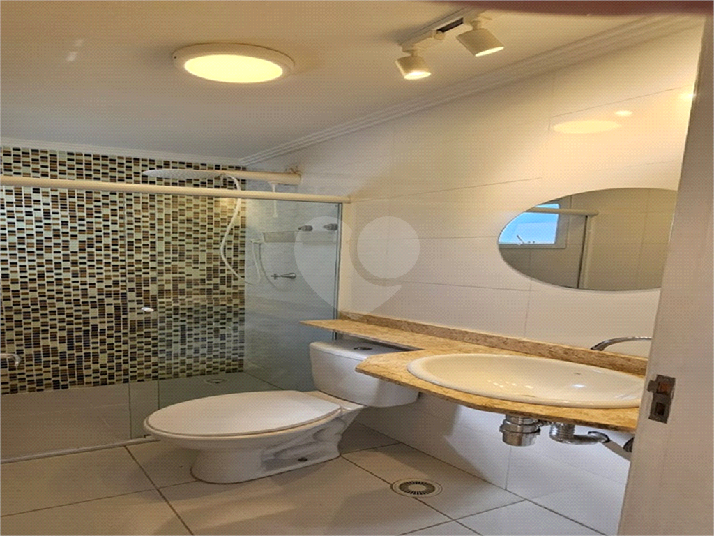 Sobrado Moderno com 2 Quartos(Suítes),1 deles com Deck e Ofurô, Sala 2 ambientes, 2 Vagas-Santana-Sp