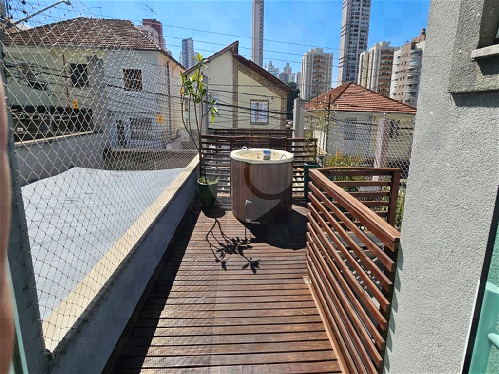 Sobrado Moderno com 2 Quartos(Suítes),1 deles com Deck e Ofurô, Sala 2 ambientes, 2 Vagas-Santana-Sp