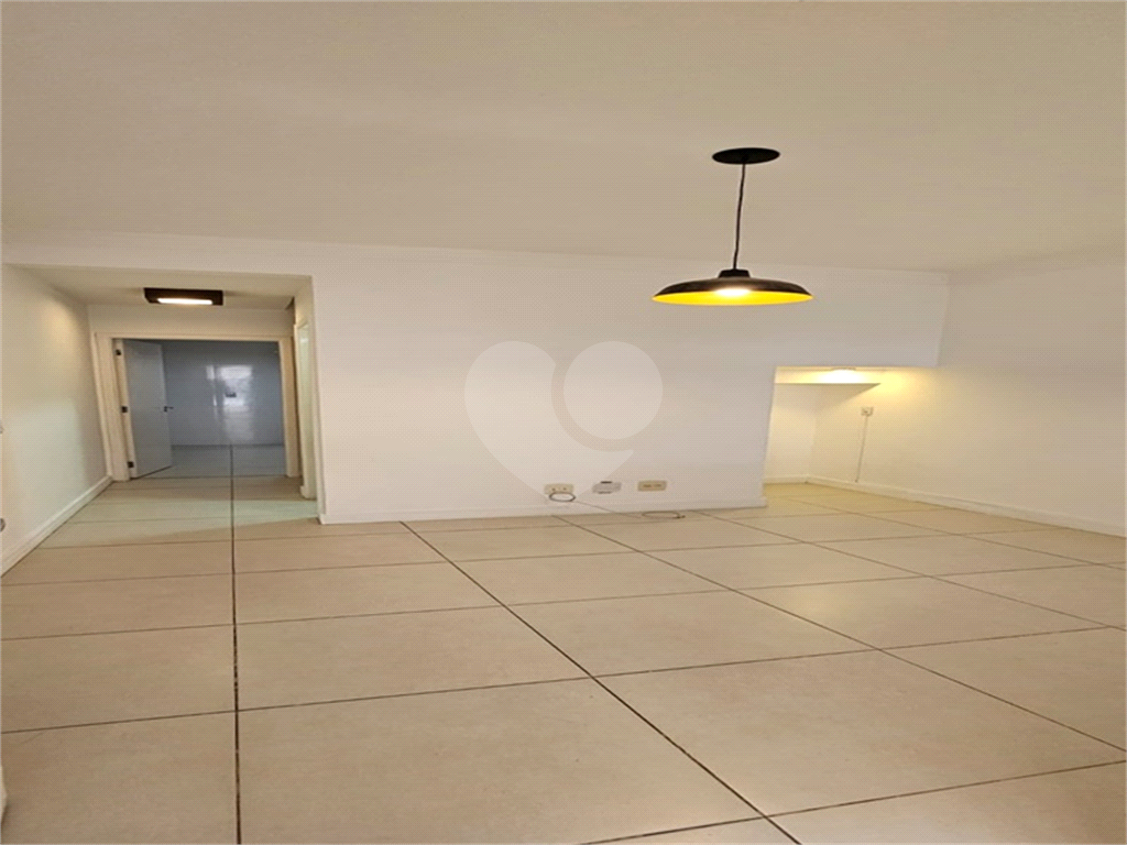 Sobrado Moderno com 2 Quartos(Suítes),1 deles com Deck e Ofurô, Sala 2 ambientes, 2 Vagas-Santana-Sp