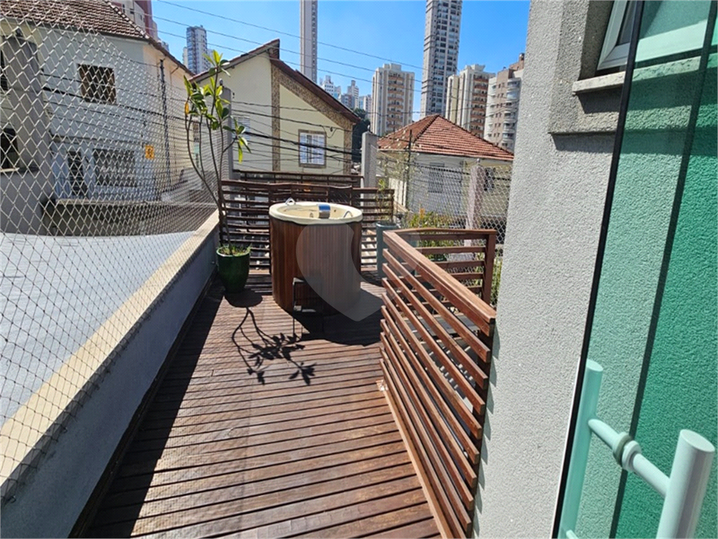 Sobrado Moderno com 2 Quartos(Suítes),1 deles com Deck e Ofurô, Sala 2 ambientes, 2 Vagas-Santana-Sp