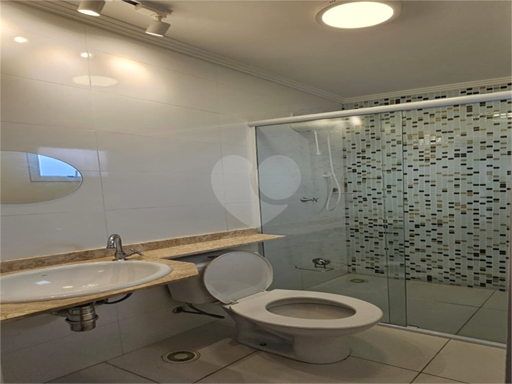 Sobrado Moderno com 2 Quartos(Suítes),1 deles com Deck e Ofurô, Sala 2 ambientes, 2 Vagas-Santana-Sp