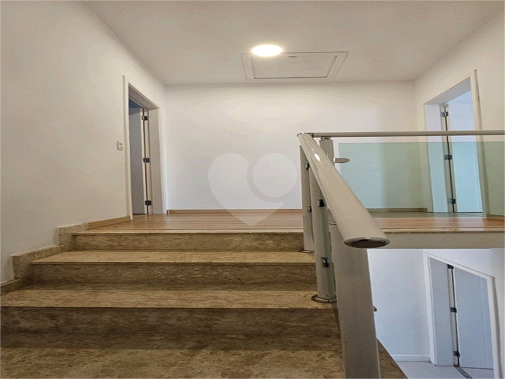 Sobrado Moderno com 2 Quartos(Suítes),1 deles com Deck e Ofurô, Sala 2 ambientes, 2 Vagas-Santana-Sp