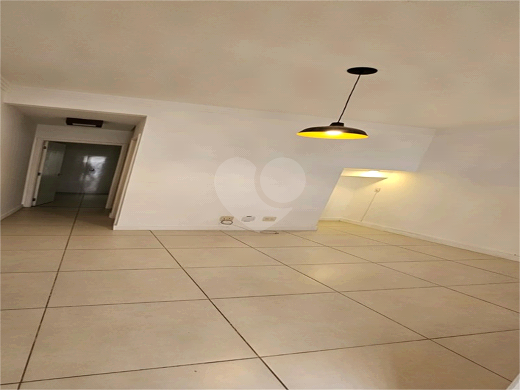 Sobrado Moderno com 2 Quartos(Suítes),1 deles com Deck e Ofurô, Sala 2 ambientes, 2 Vagas-Santana-Sp