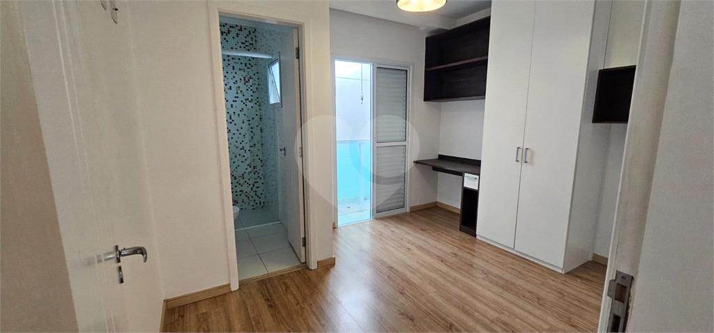 Sobrado Moderno com 2 Quartos(Suítes),1 deles com Deck e Ofurô, Sala 2 ambientes, 2 Vagas-Santana-Sp