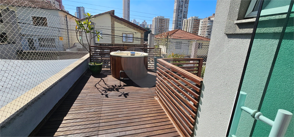 Sobrado Moderno com 2 Quartos(Suítes),1 deles com Deck e Ofurô, Sala 2 ambientes, 2 Vagas-Santana-Sp