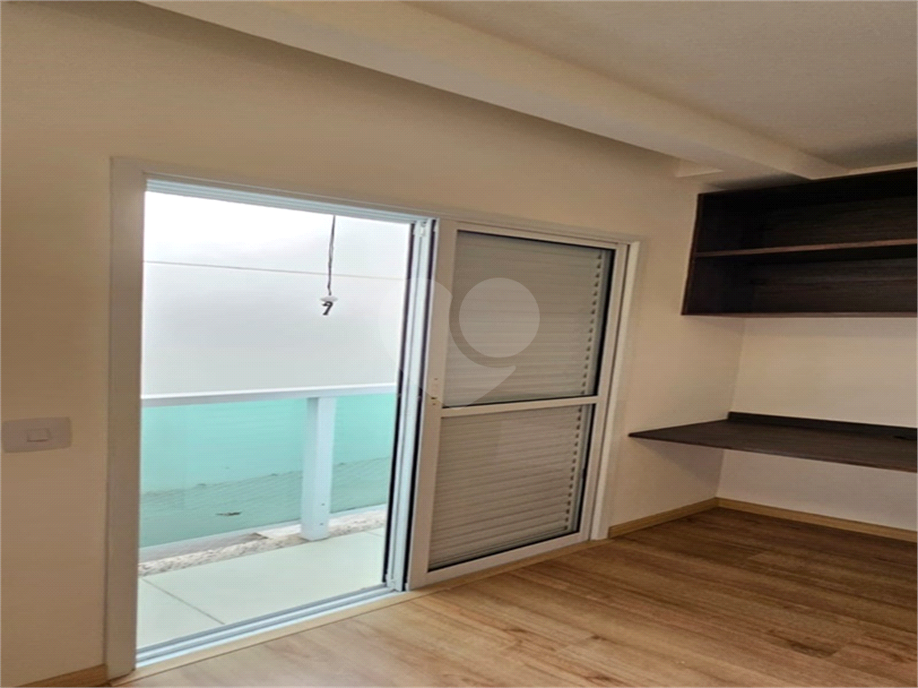 Sobrado Moderno com 2 Quartos(Suítes),1 deles com Deck e Ofurô, Sala 2 ambientes, 2 Vagas-Santana-Sp