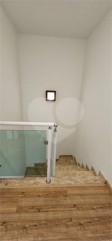 Sobrado Moderno com 2 Quartos(Suítes),1 deles com Deck e Ofurô, Sala 2 ambientes, 2 Vagas-Santana-Sp