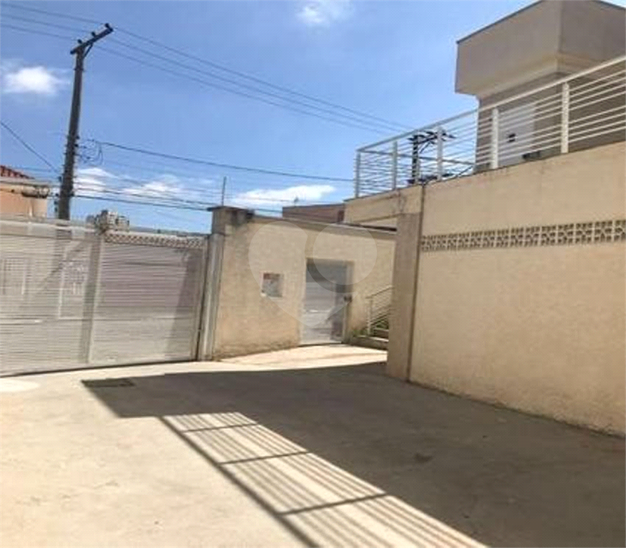 Sobrado em condomínio fechado. 2 suítes. Casa Verde. 2 vagas de garagem.