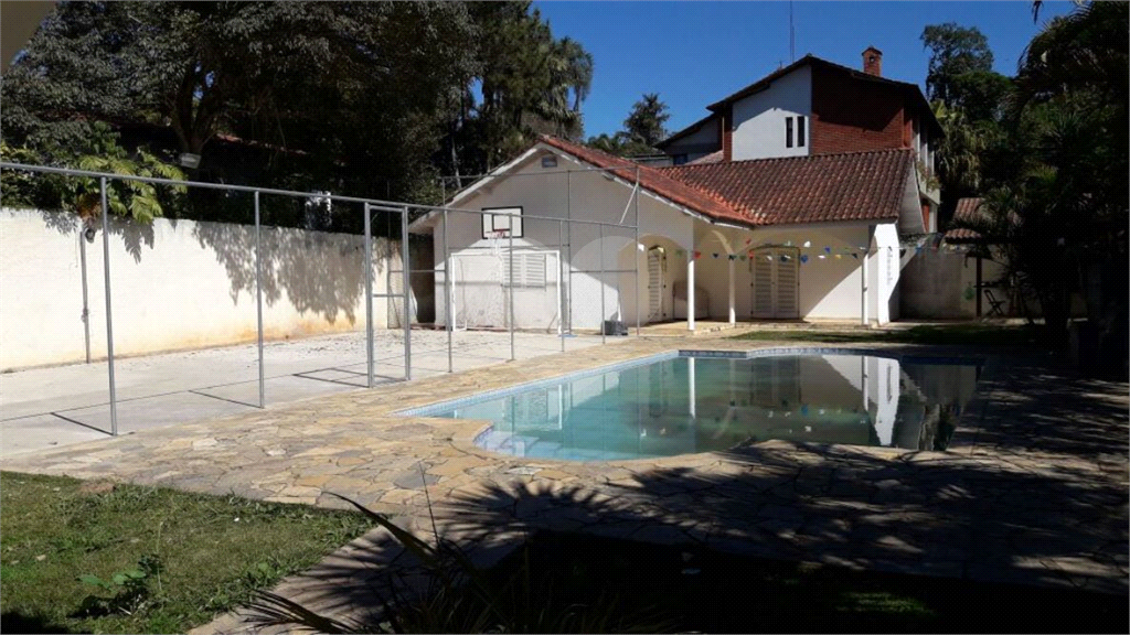 Casa na Serra da Cantareira. Piscina. Quadra Futsal. Salão jogos e festas. Edícula. Churrasqueira.