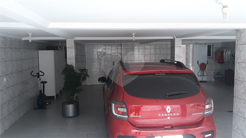 Casa próxima ao shopping metrô Tucuruvi, 3 dorm, 1 suíte, 3 vagas, area com churrasqueira.