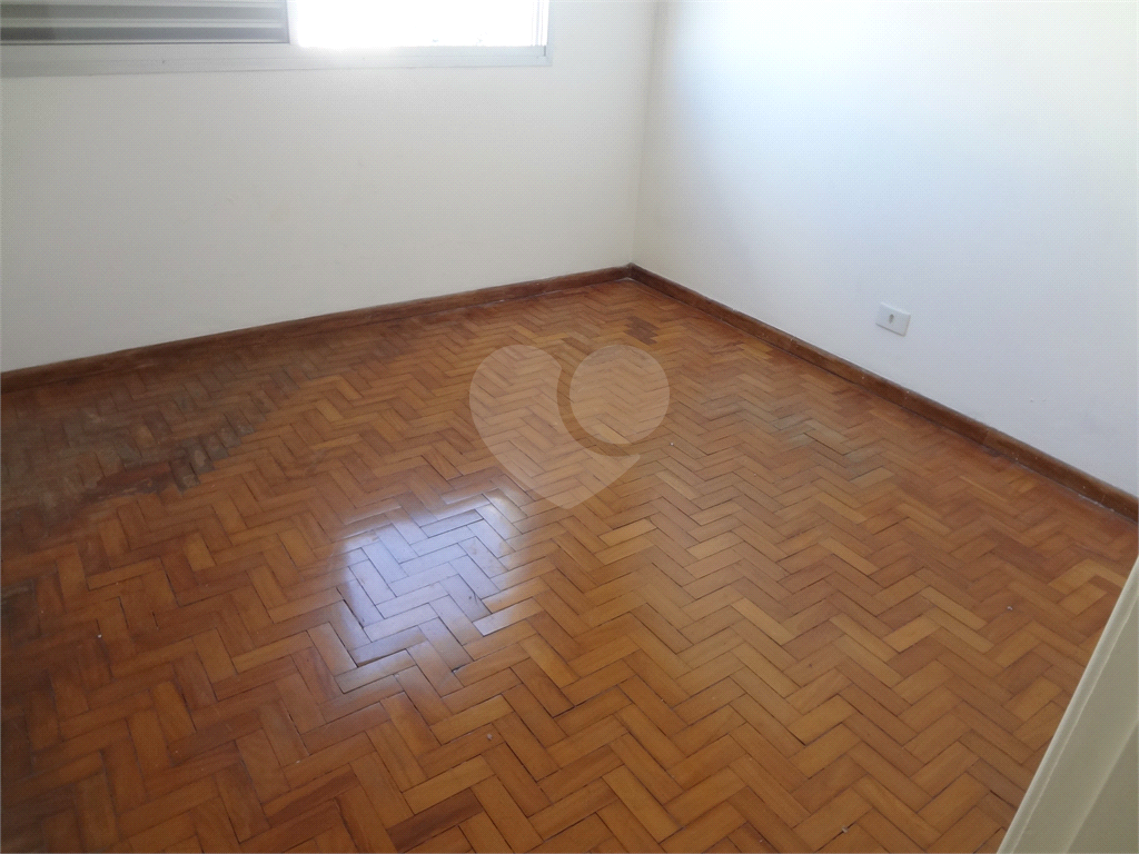 Apartamento na Vila Paulicéia, 