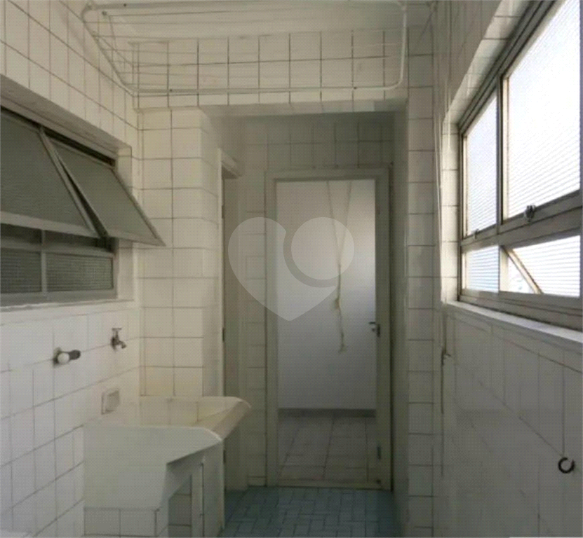 APARTAMENTO em JARDIM PAULISTA