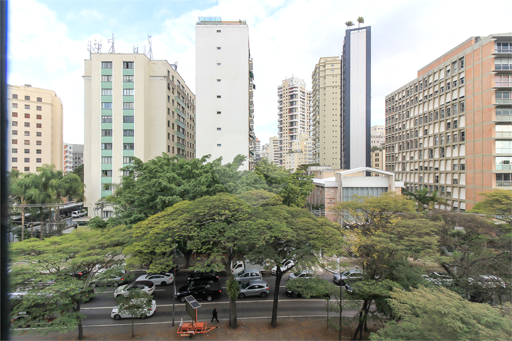 Lindo apartamento entre Jardim Europa e Itaim Bibi com 168m²