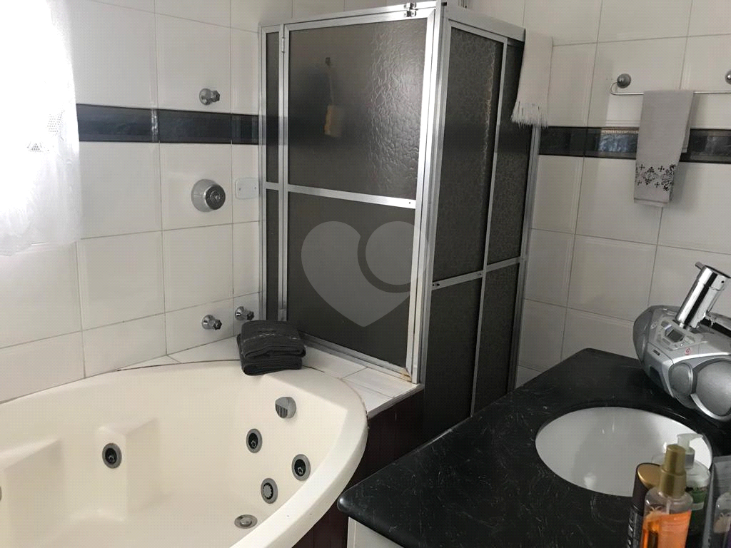 Ótimo Sobrado com piscina na Vila Mazzei